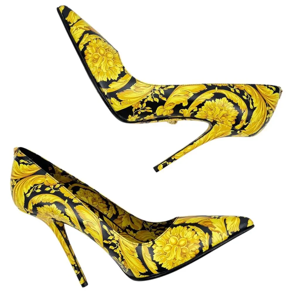 Versace Borocco Medusa Leather Heels Pointed Toe Printed Black And Gold 39.5